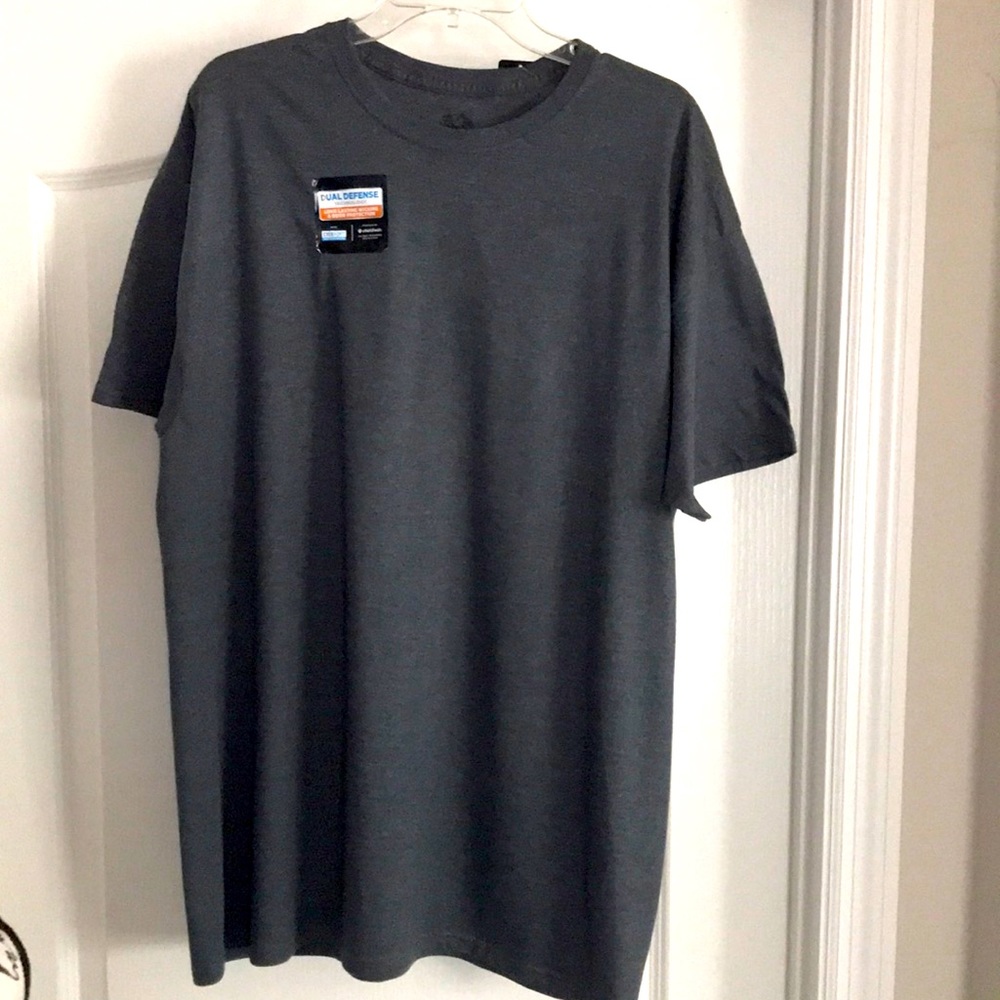 Fruit of the Loom T-shirt. NWT